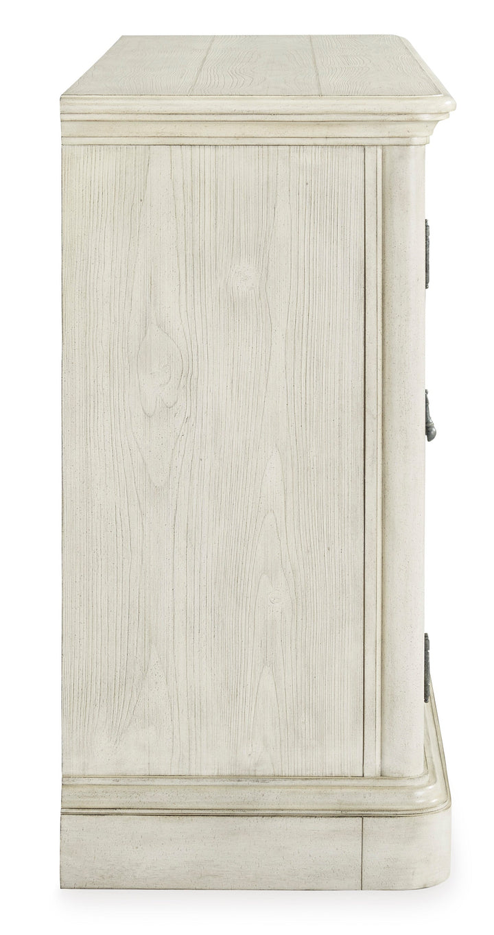 Arlendyne Dining Server