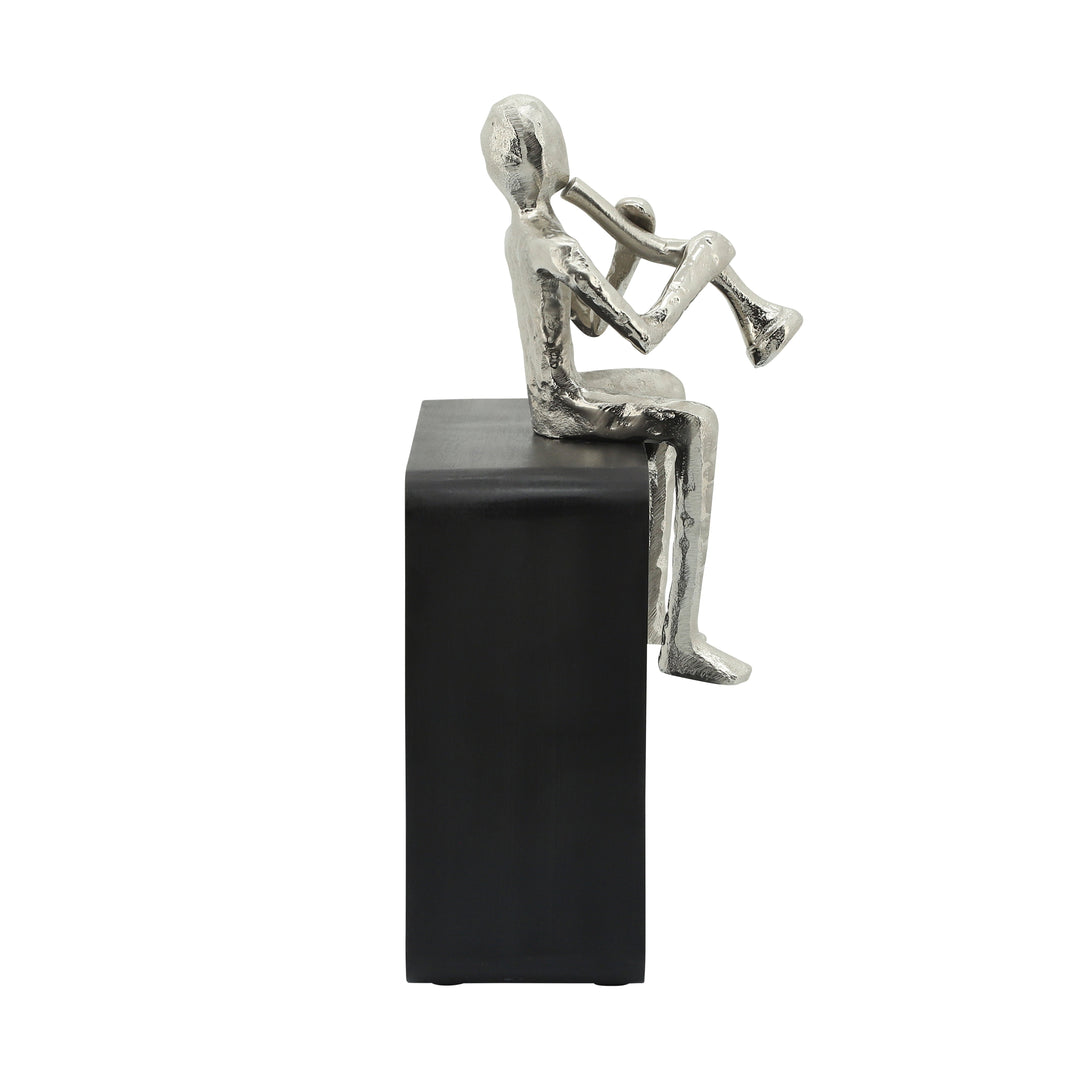 METAL, 11"H MAN W/ CLARINETIST, SILVER