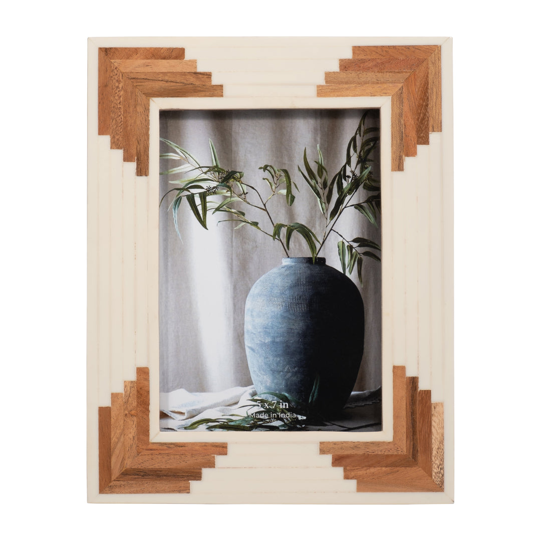 RESIN, 5X7 CASCADING WOOD PHOTO FRAME, WHITE