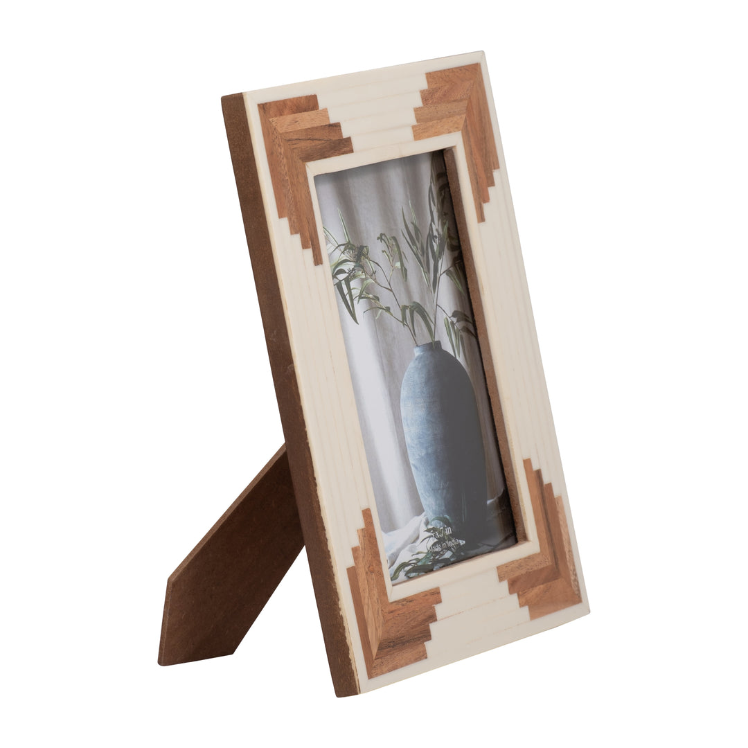 RESIN, 5X7 CASCADING WOOD PHOTO FRAME, WHITE