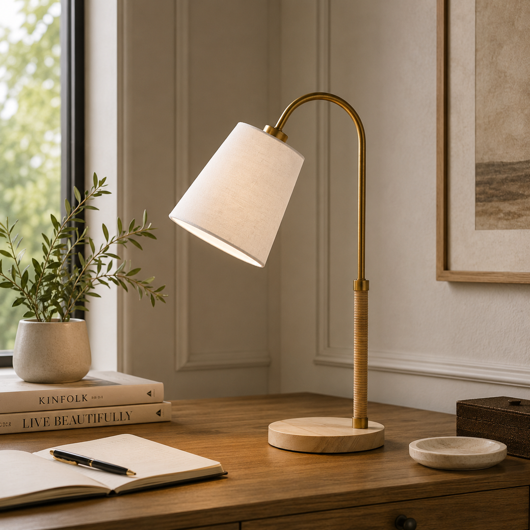 Woody desk lamp
