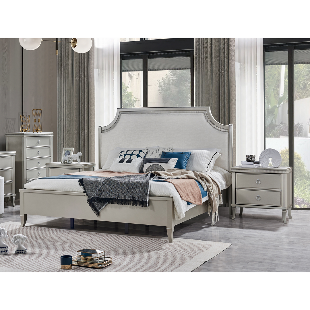 Claremont Woods King Bedroom Set With Two Free Gift GLASS TABLE LAMP