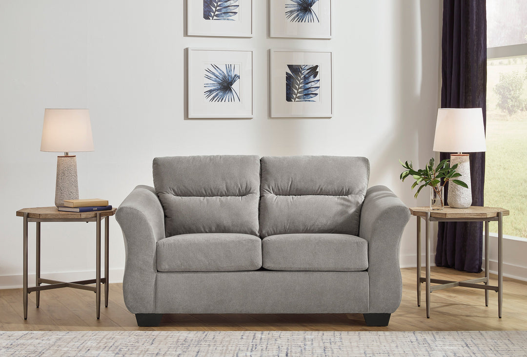 Miravel Loveseat (165.1cm)