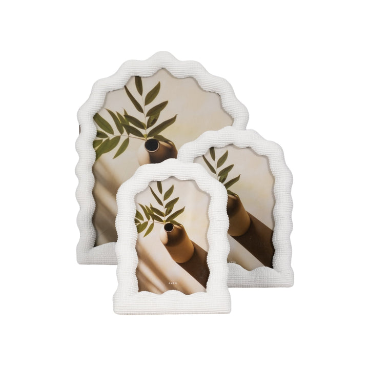 5X7 WAVY ARCH PHOTO FRAME, WHITE