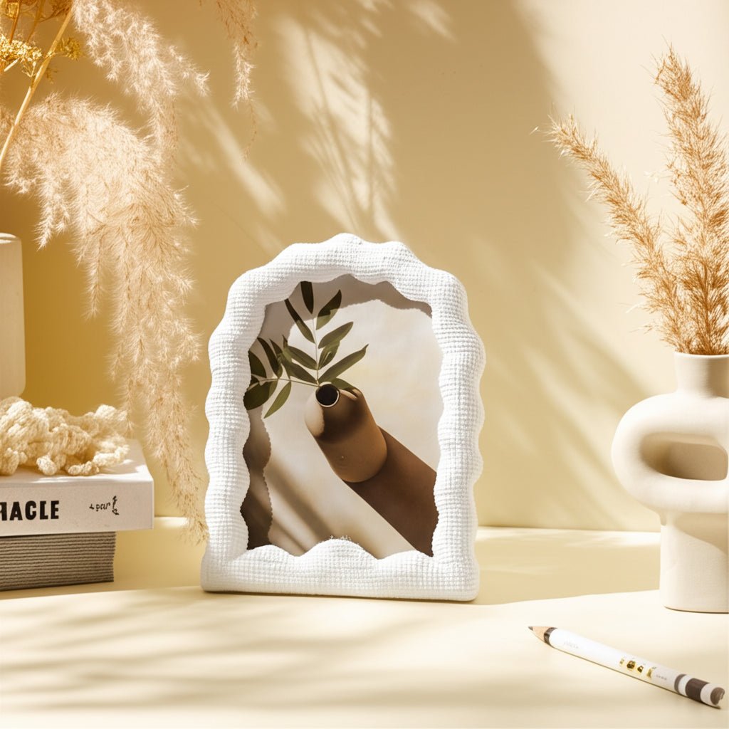 5X7 WAVY ARCH PHOTO FRAME, WHITE