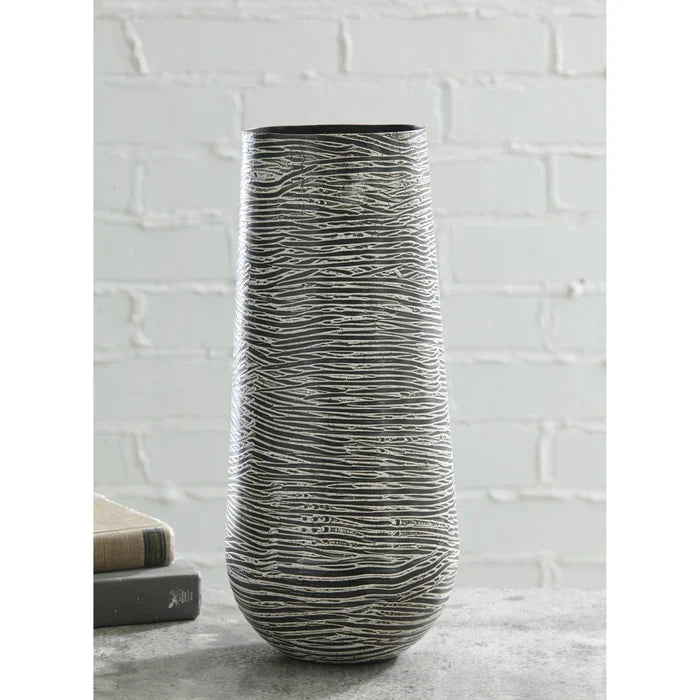 Fynn Vase