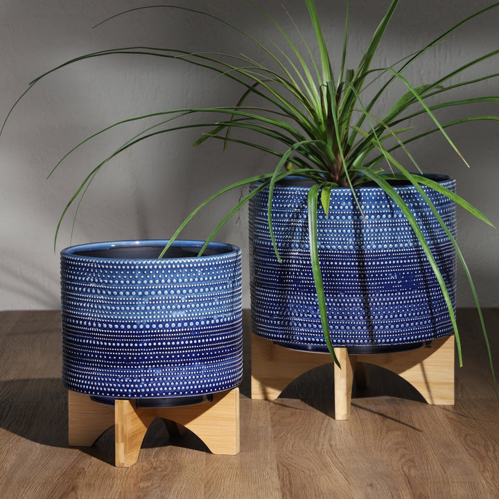 8" DOTTED PLANTER W/ WOOD STAND, BLUE