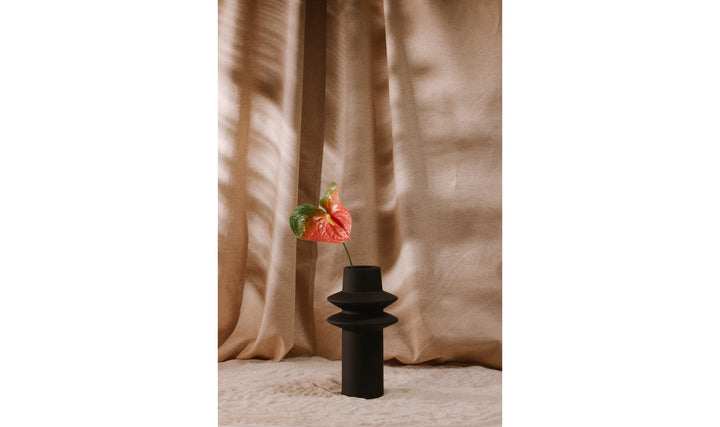 Illustrator Vase Large Black