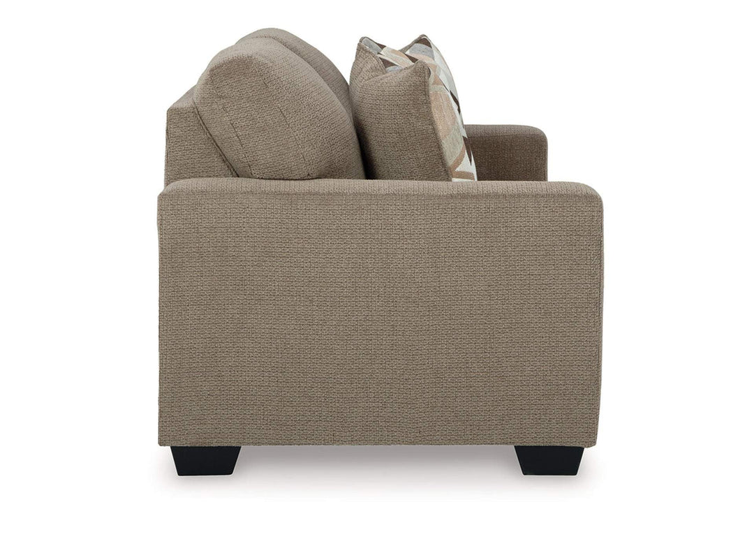 Bristaview Loveseat (157.48cm)