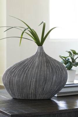 A2000546  Donya Vase