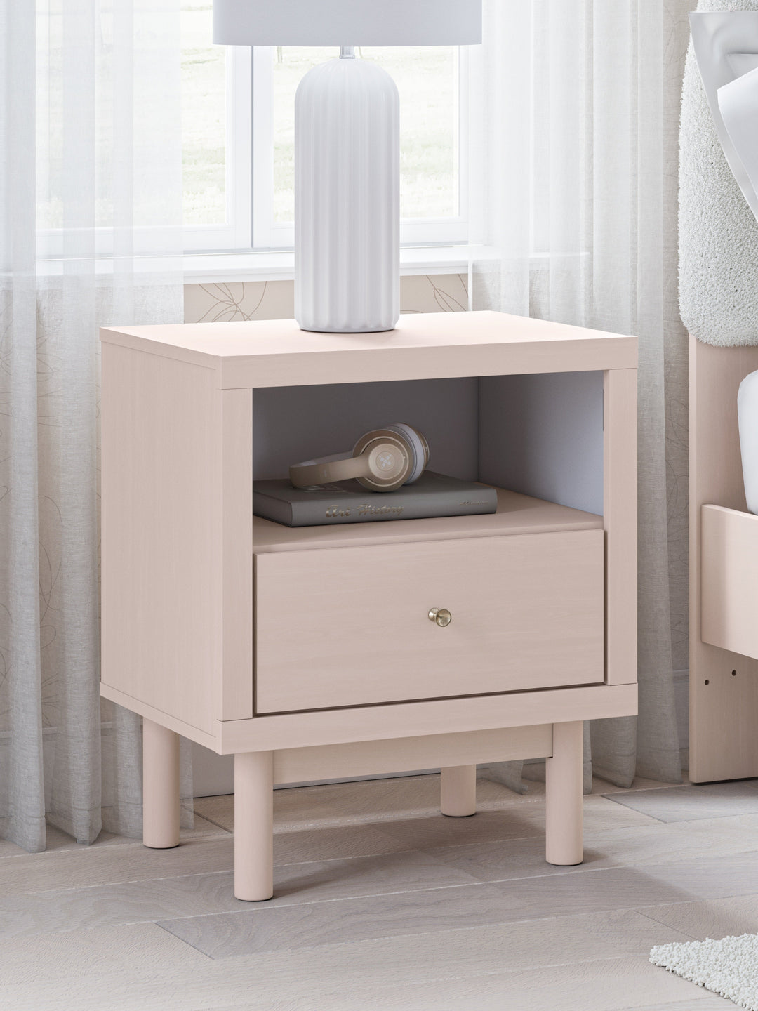 Wistenpine Nightstand (54.102cm)