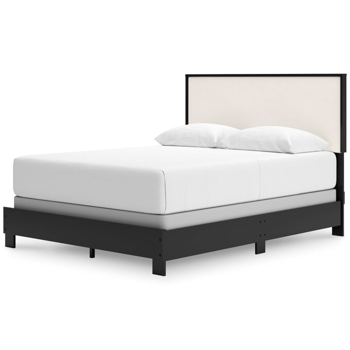 Kasteiner Queen Upholstered Bed