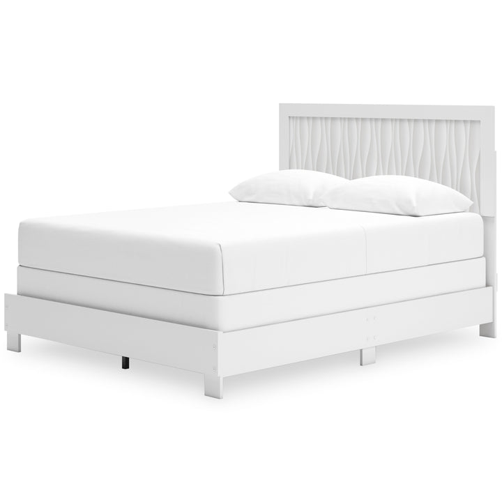 Druchalla Queen Panel Bed