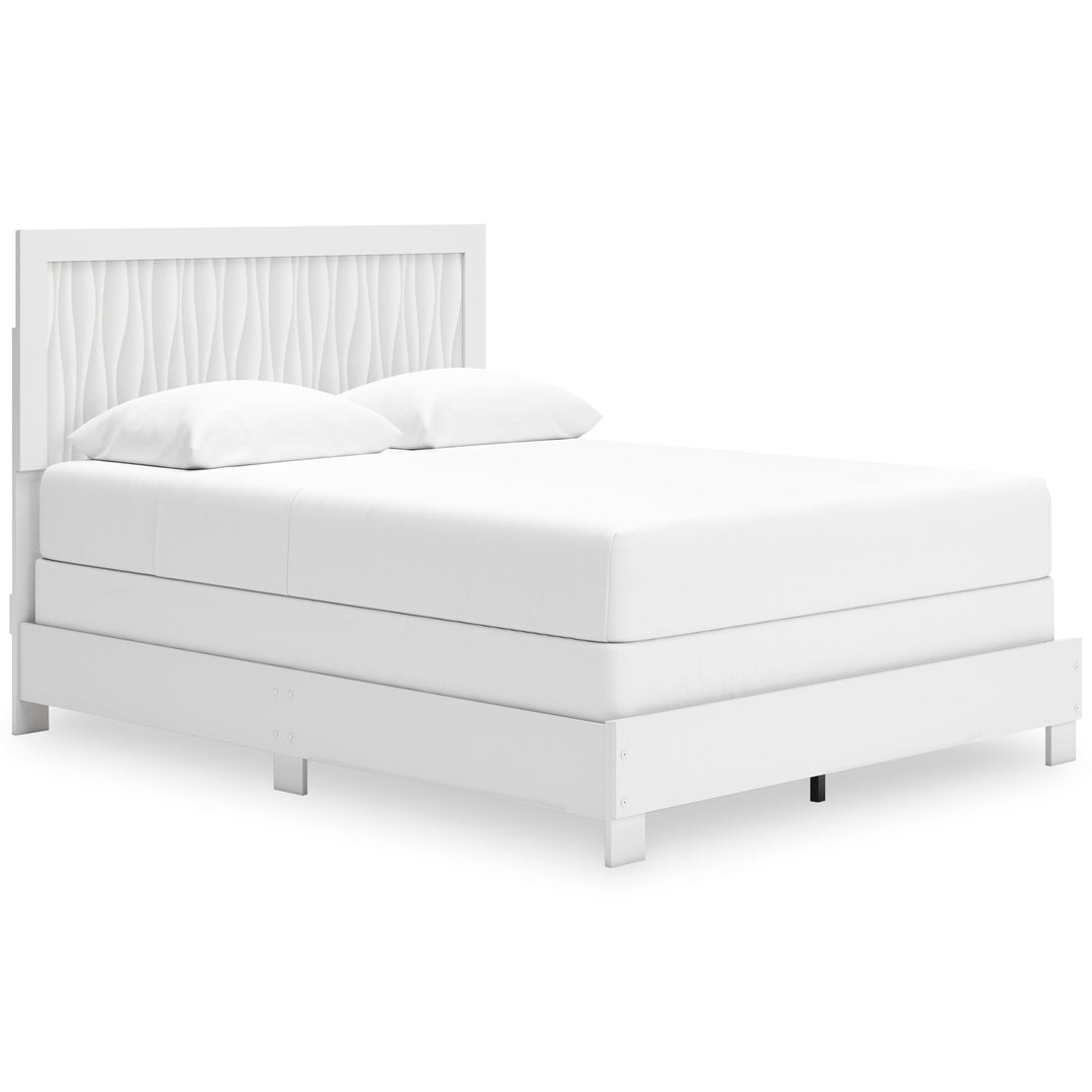 Druchalla Queen Panel Bed