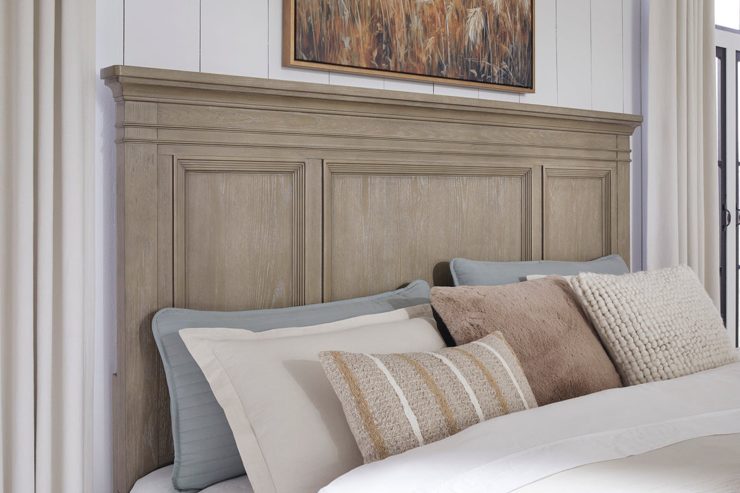 Vallardia King Panel Bed