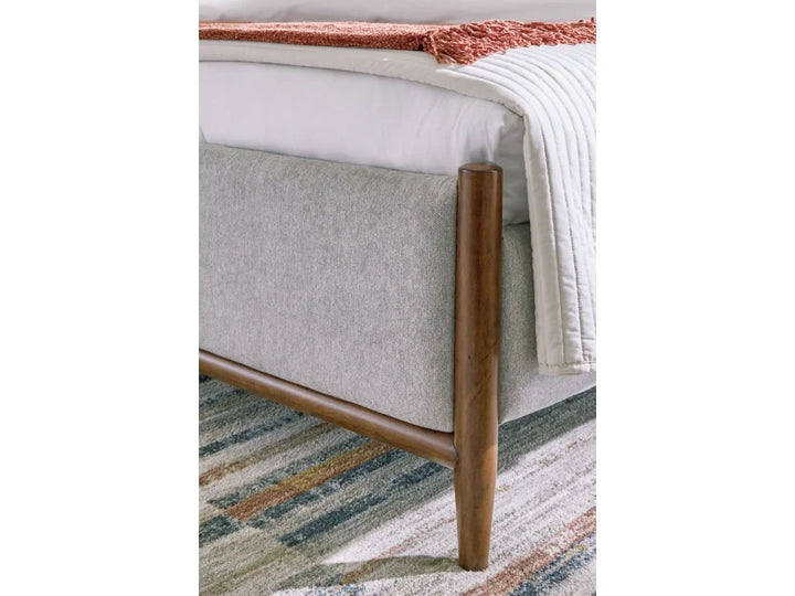 Lyncott King Upholstered Bed