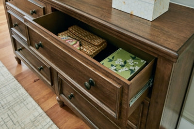 Sturlayne Dresser