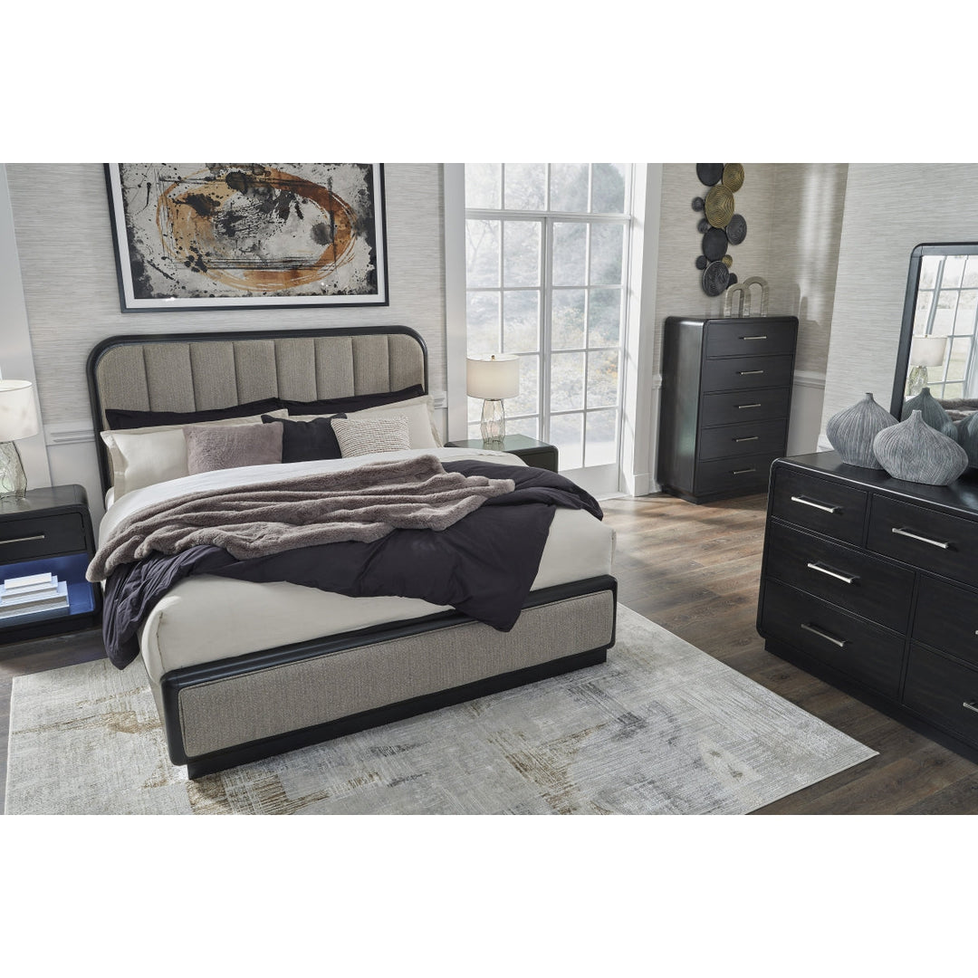 Rowanbeck Queen Upholstered Panel Bed