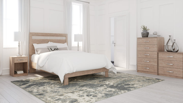 Flannia Queen Panel Bedroom Set