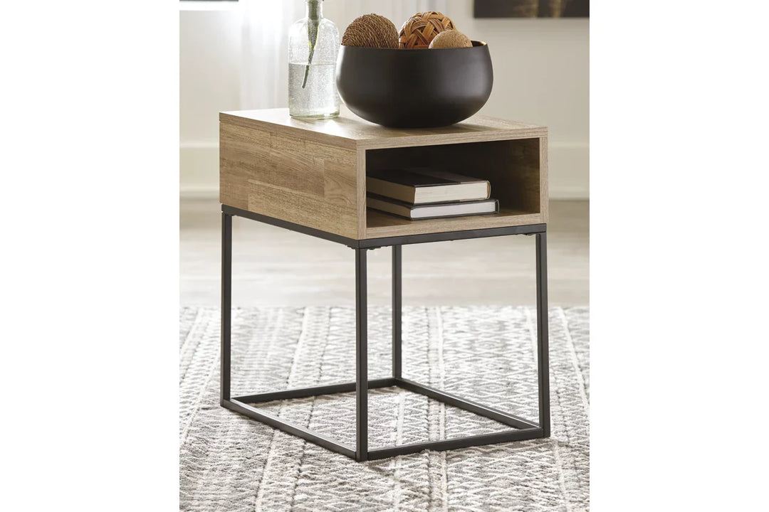 Gerdanet End Table (40.3352cm x 56.2102cm)