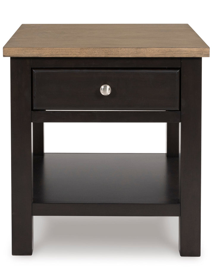 Drazmine End Table (60.96cm x 68.58cm)