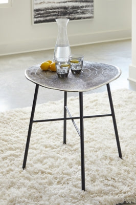 Laverford End Table (60.0202cm x 63.5cm)