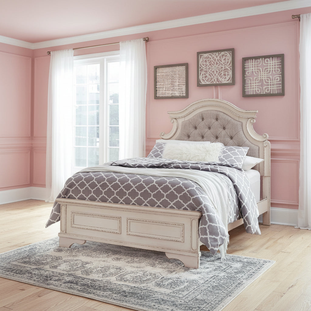 Realyn Full Bedroom Set