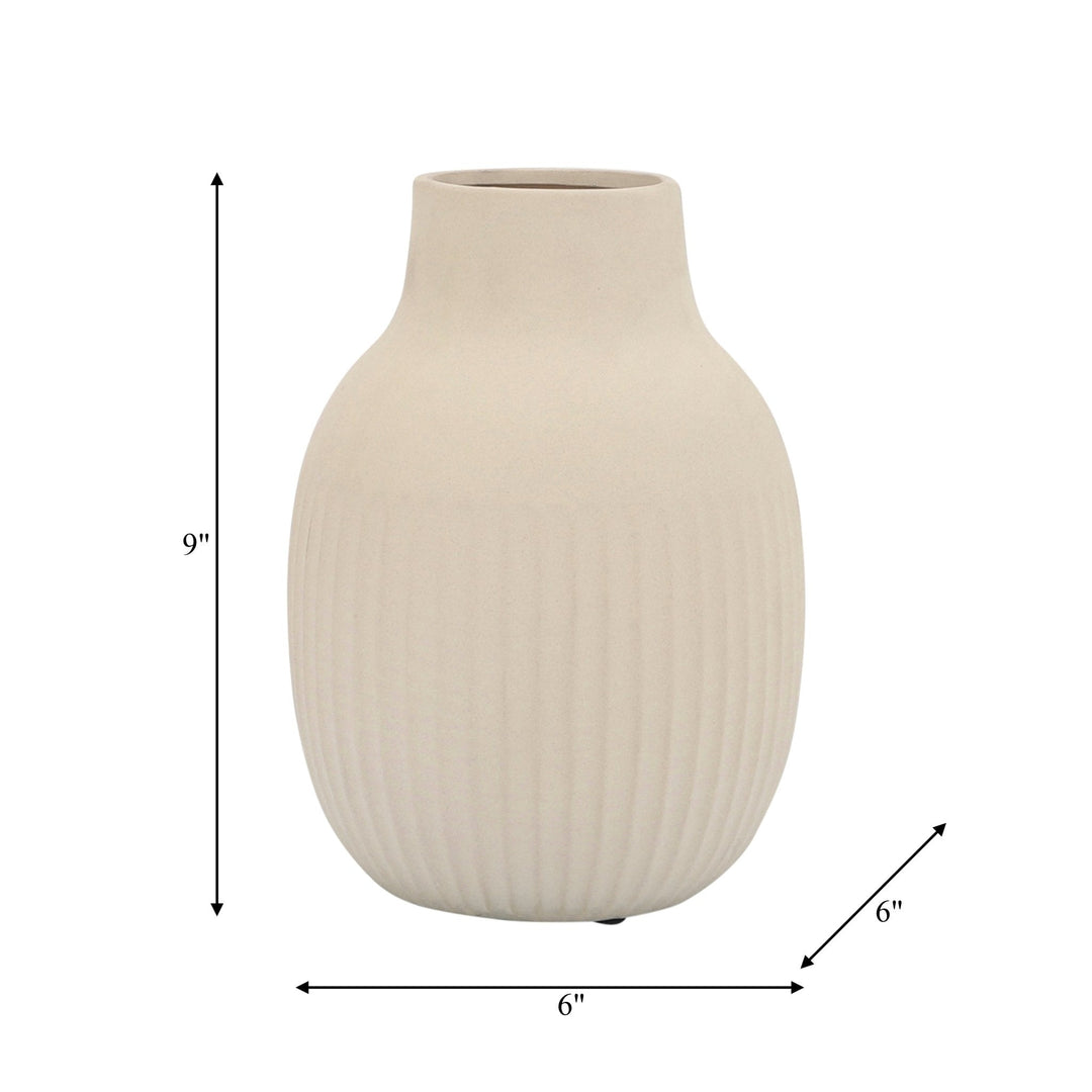 CER, 9"H RIDGED BULBOUS VASE, IVORY