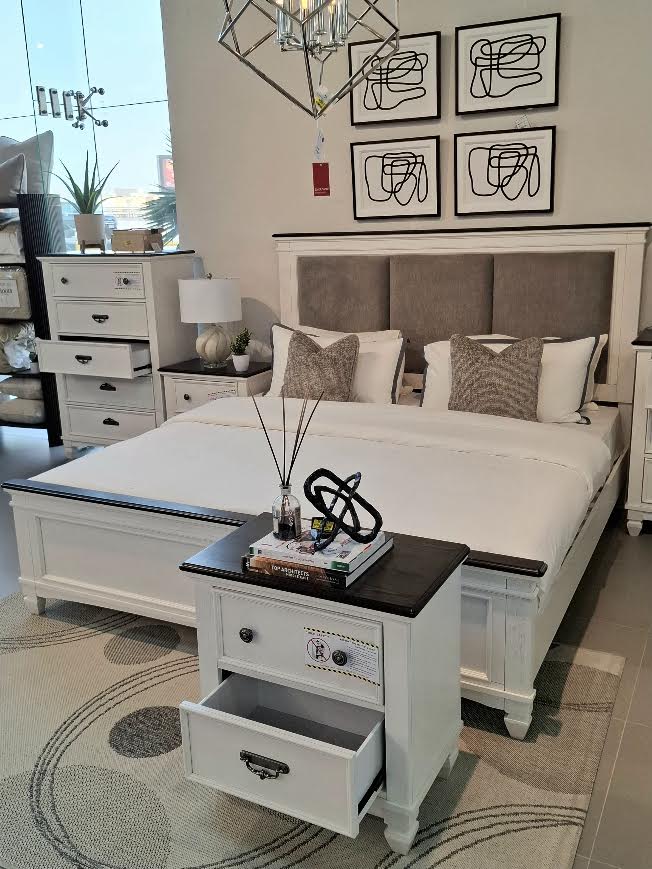 Driftwood Dream Suite King  Bed