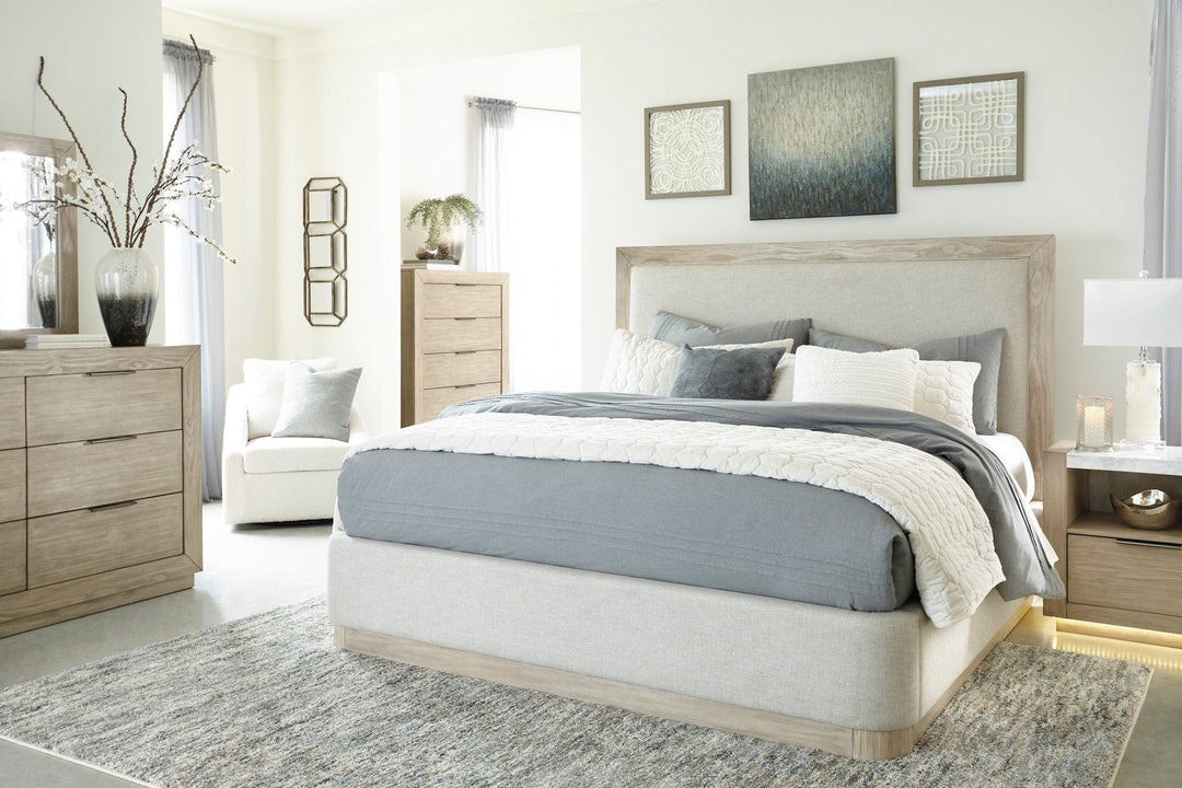 Hennington King Bedroom Set with SM1660CK Mattress Offer