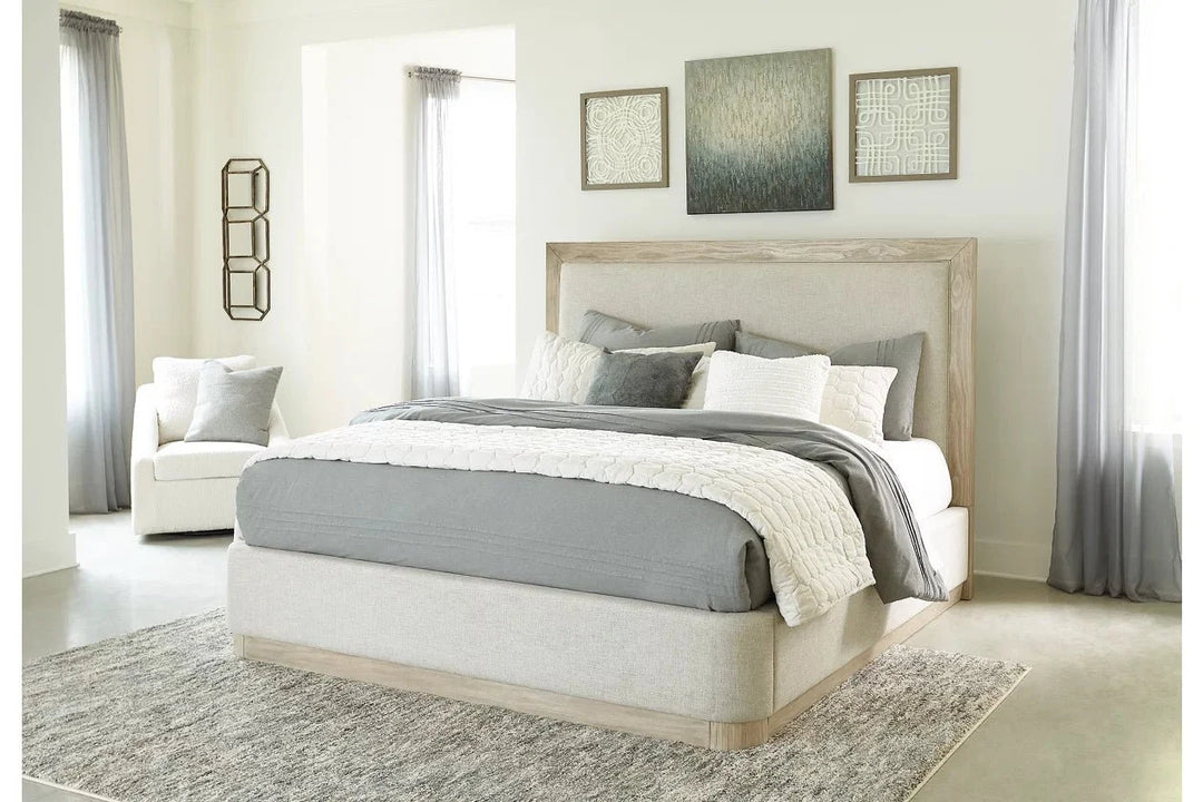 Hennington King Bedroom Set with SM1660CK Mattress Offer