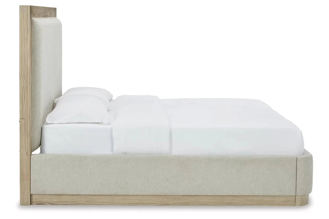 Hennington King Bedroom Set with SM1660CK Mattress Offer