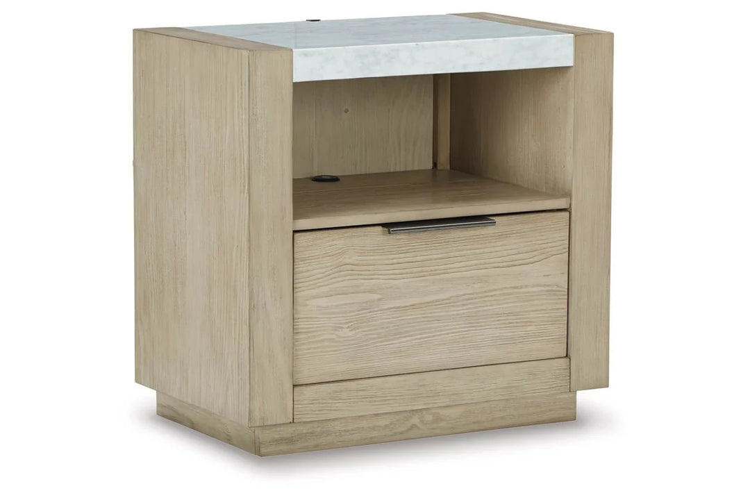 Hennington King Bedroom Set with SM1660CK Mattress Offer