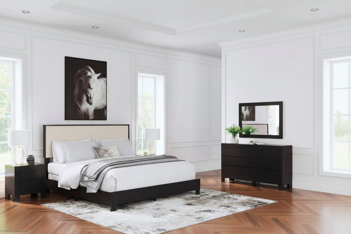 Kasteiner King Upholstered Bedroom