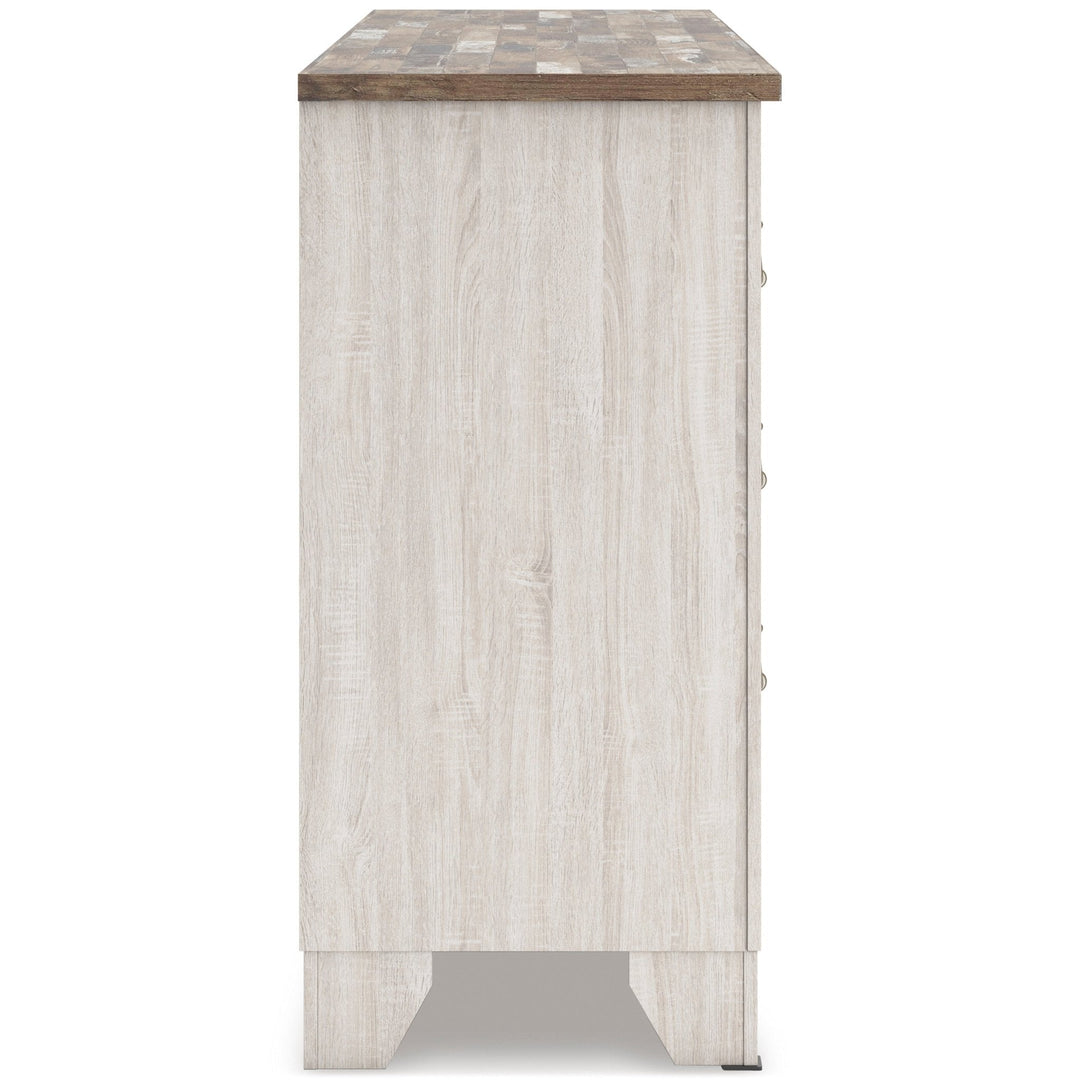 Laigmeyer King Panel Bedroom