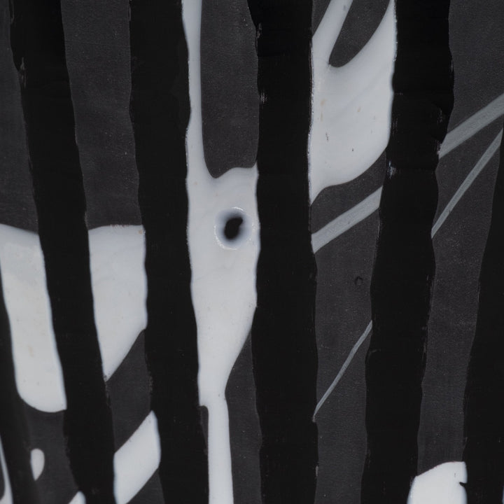 MINERVA BLACK AND WHITE GLASS VASE