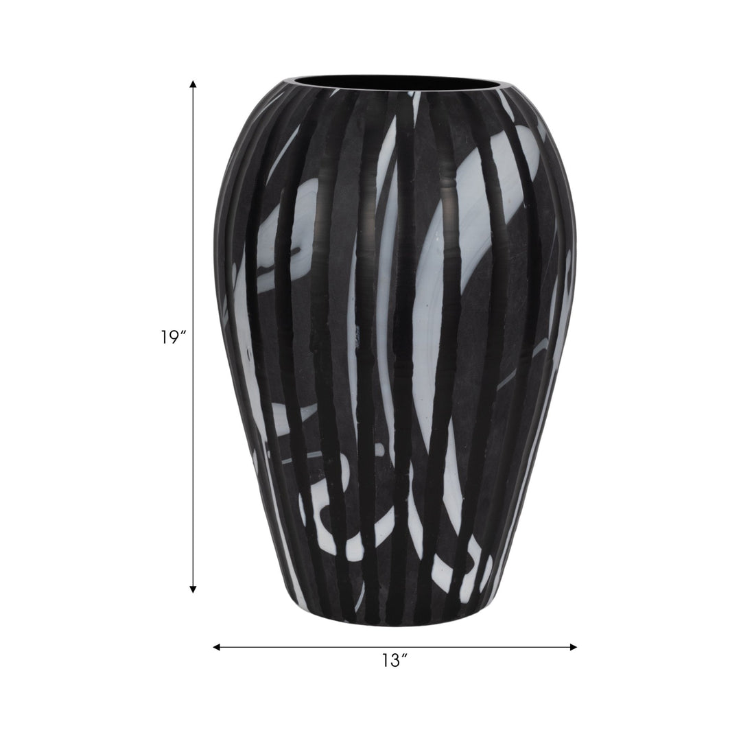 MINERVA BLACK AND WHITE GLASS VASE