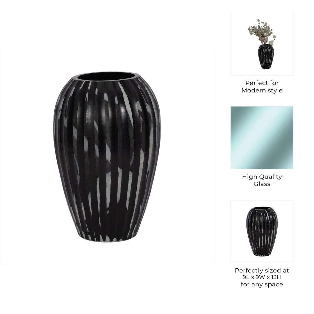MINERVA BLACK AND WHITE GLASS VASE