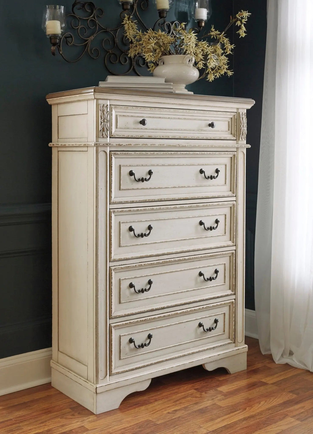 Realyn Bedroom King Set with Chest Offer