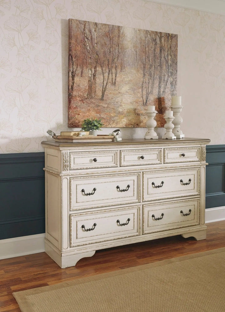 Realyn Bedroom King Set with Chest Offer