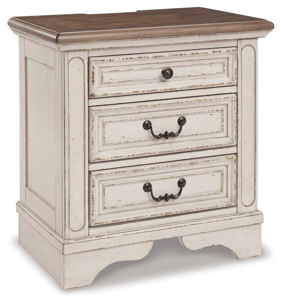 Realyn Bedroom King Sleigh Set with Chest Offer
