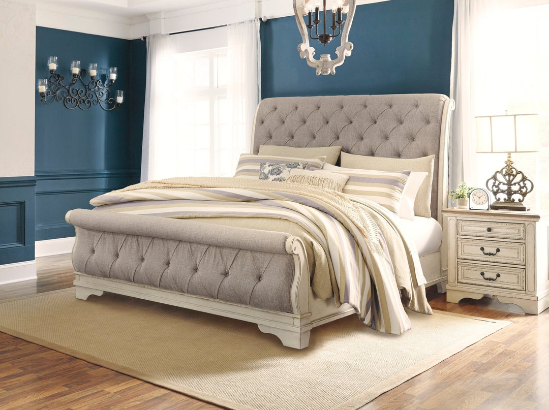 Realyn Bedroom King Sleigh Set with Chest Offer