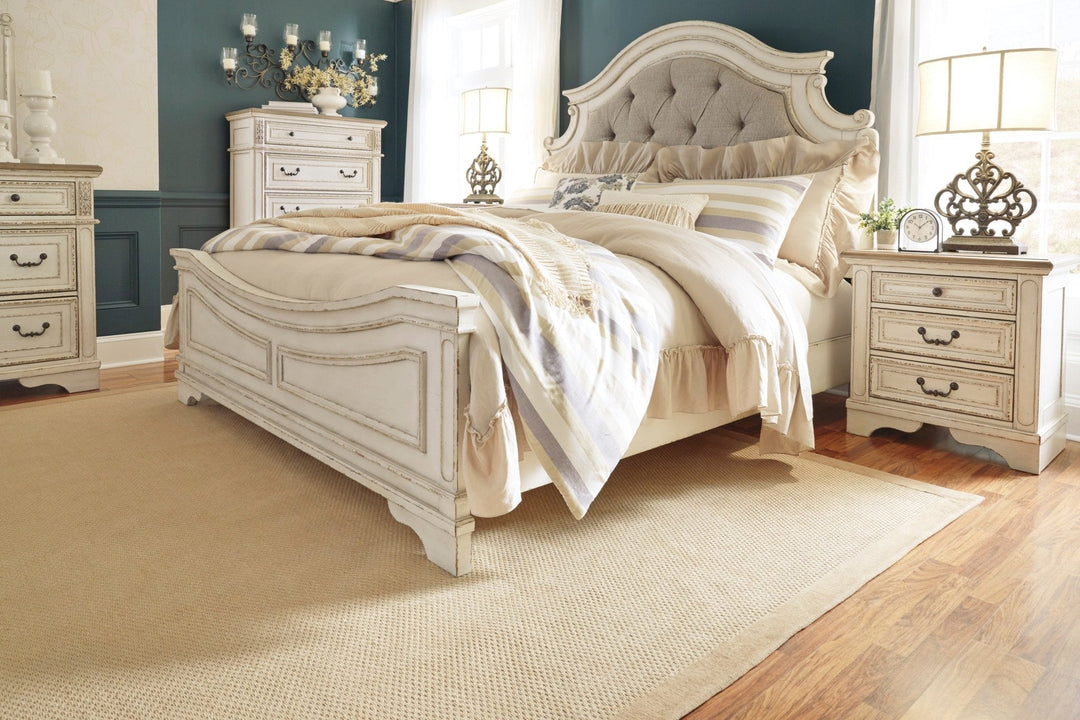Realyn Bedroom King Set with Chest Offer