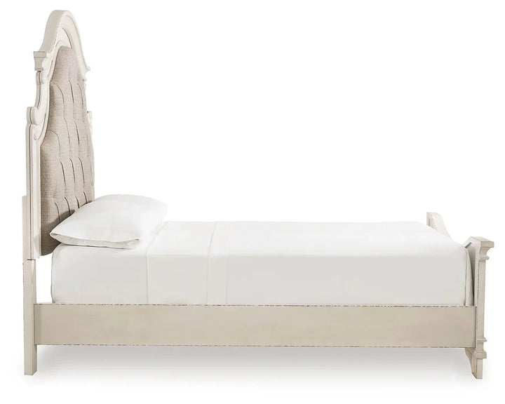 Realyn Queen Upholstered Panel Bed