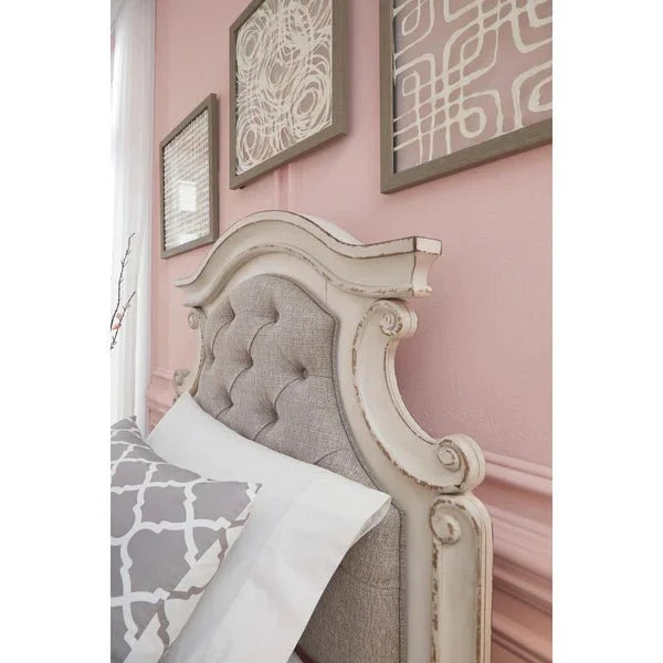 Realyn Twin Bed