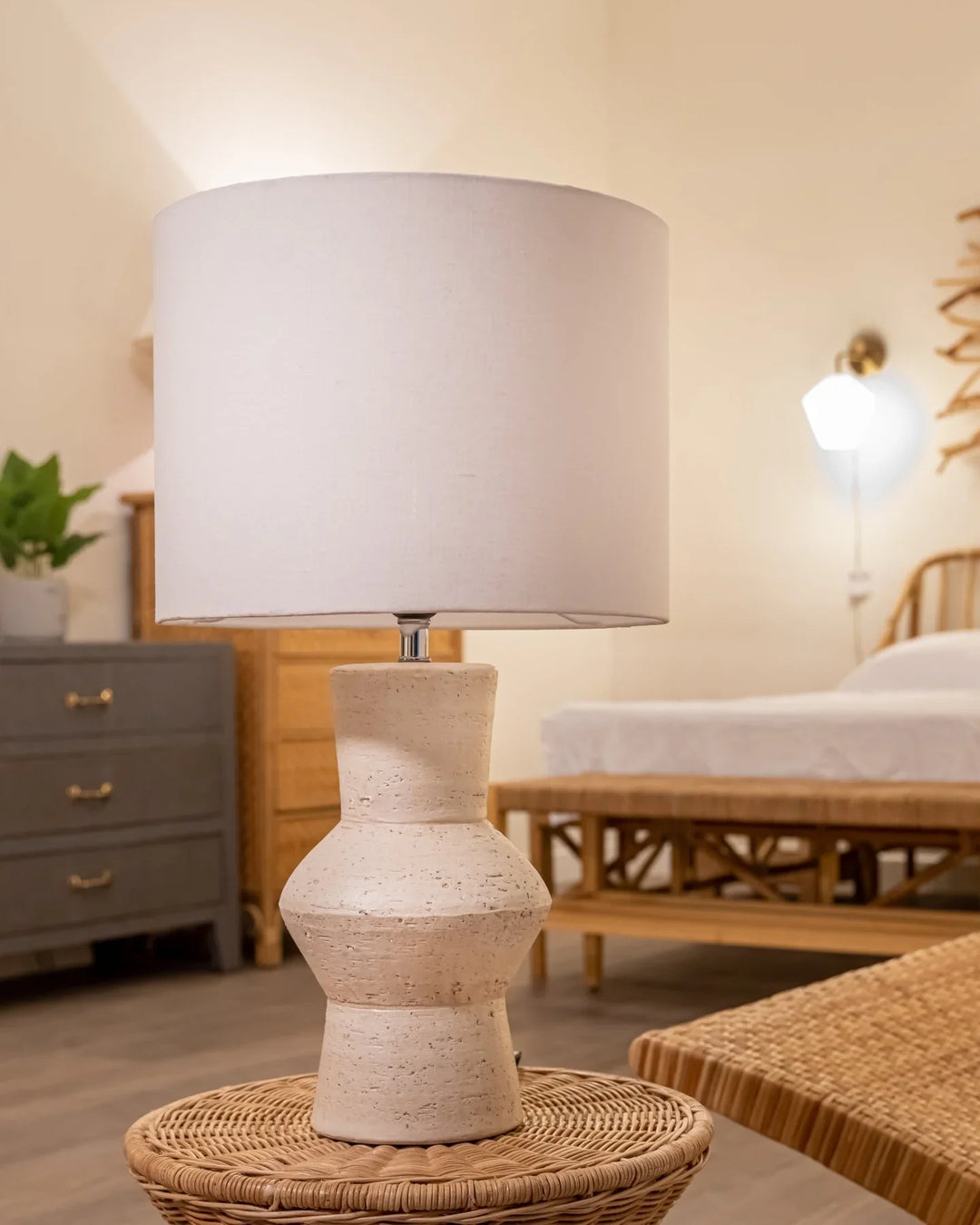 Monumental Sofa Set with 2 Free Terra Pearl - Table Lamp