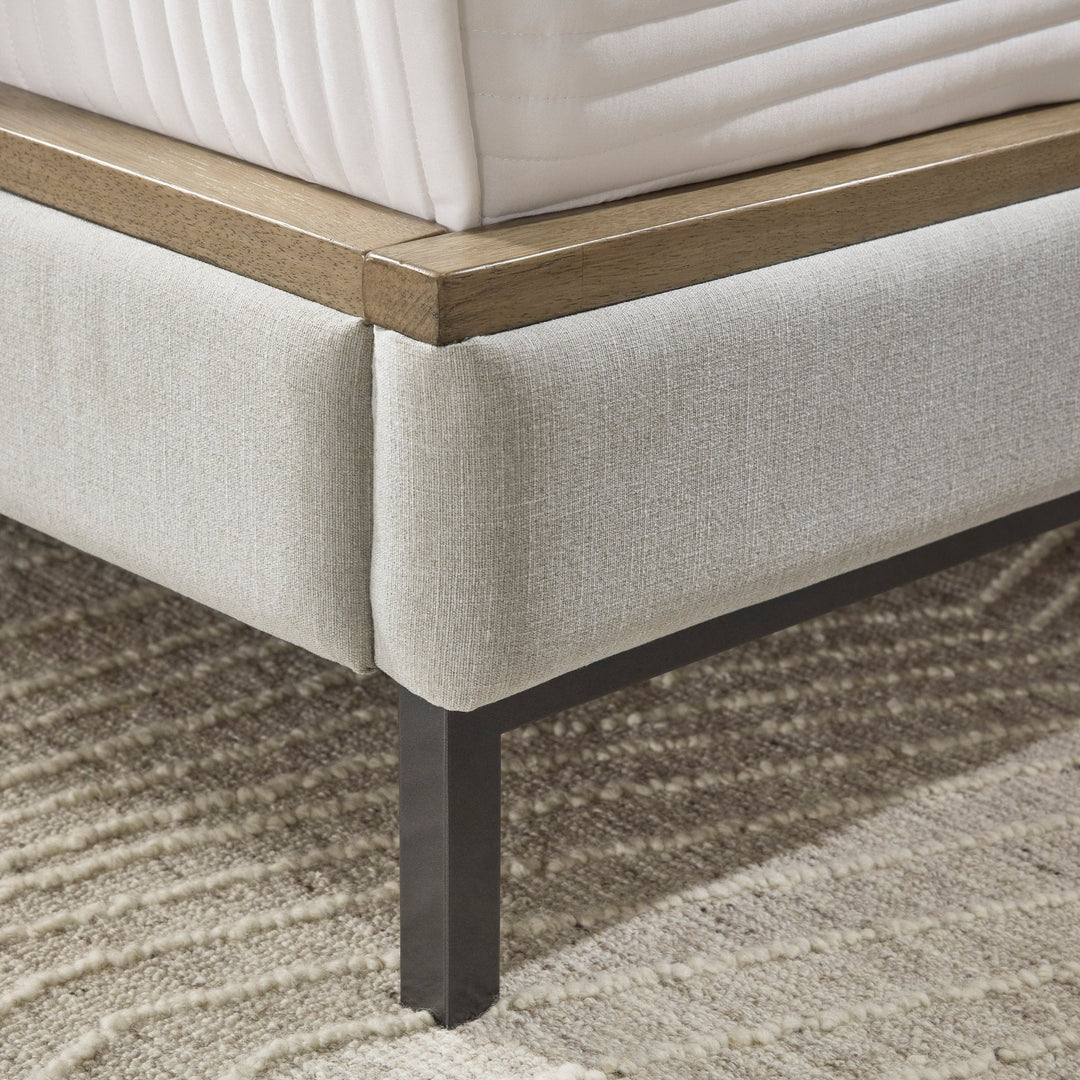 Tomtyn King Upholstered Bedroom