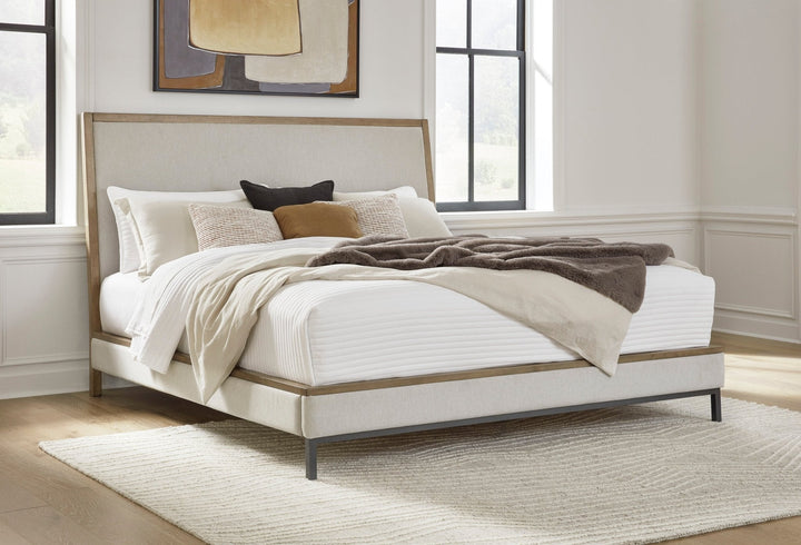 Tomtyn King Upholstered Bedroom