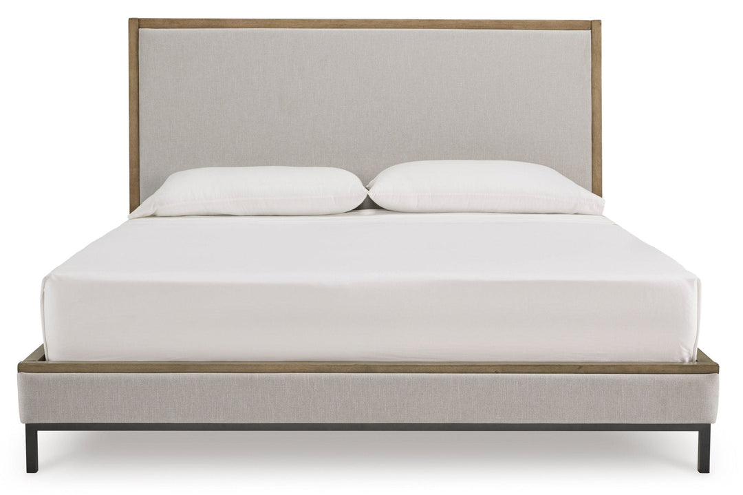 Tomtyn King Upholstered Bedroom