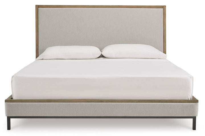 Tomtyn King Upholstered Bedroom